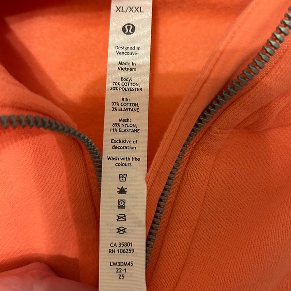 Lululemon 1/2 zip Scuba - Picture 9 of 11